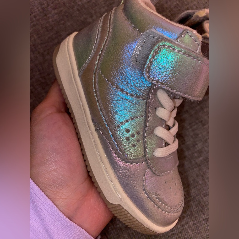 Iridescent toddler girl sneakers